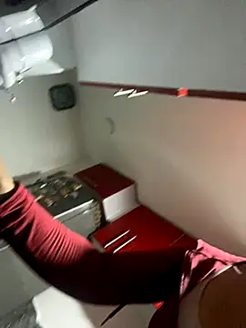 Snapshot of lauuraww chatting on 09/17/25, 04:25 lauuraww online show from 09/17/25, 04:25