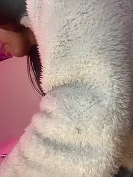 Snapshot of lauuraww chatting on 09/29/25, 07:02 lauuraww online show from 09/29/25, 07:02