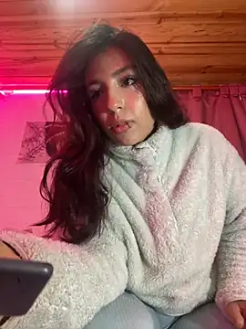 Snapshot of lauuraww chatting on 09/30/25, 02:11 lauuraww online show from 09/30/25, 02:11