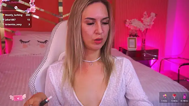 LovelyMollyy online show from 11/03/25, 06:03