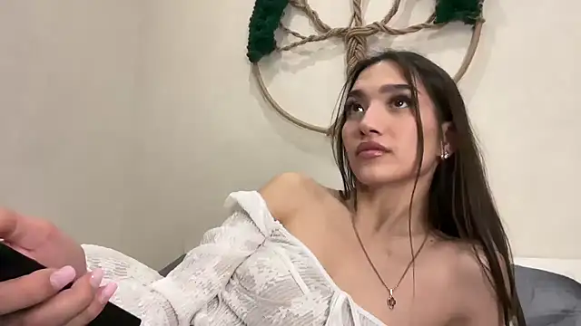 Snapshot of MilenaMilven chatting on 12/28/24, 08:25 MilenaMilven online show from 12/28/24, 08:25