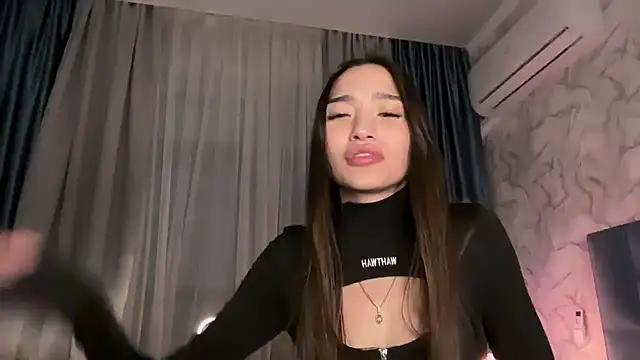 Snapshot of MilenaMilven chatting on 01/06/25, 12:05 MilenaMilven online show from 01/06/25, 12:05