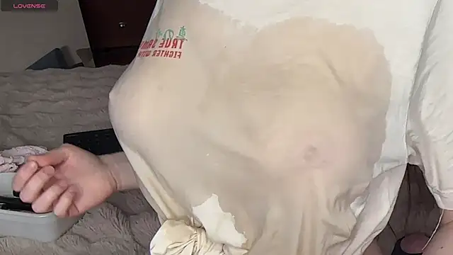 eva varnerr online show from 05/13/26, 03:09