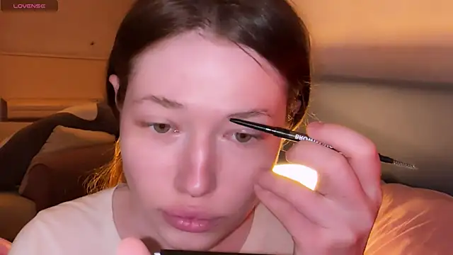 eva varnerr online show from 06/21/26, 12:02