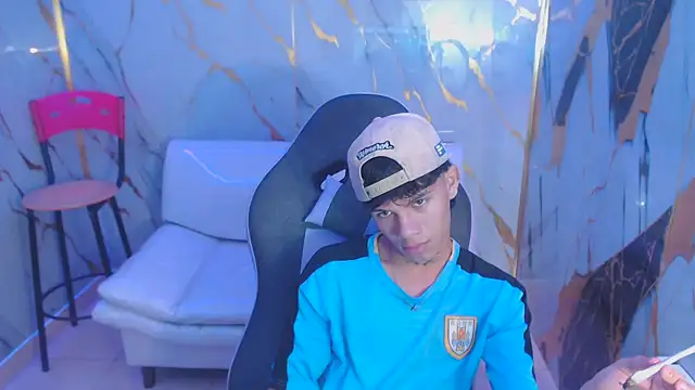 Snapshot of andy_dan18 chatting on 10/09/25, 02:59 andy dan18 online show from 10/09/25, 02:59