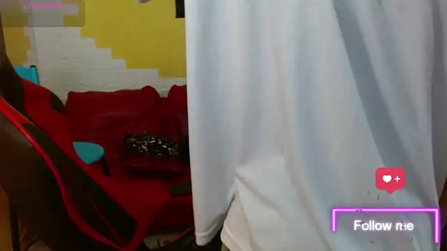 Snapshot of andy_dan18 chatting on 10/25/25, 02:24 andy dan18 online show from 10/25/25, 02:24