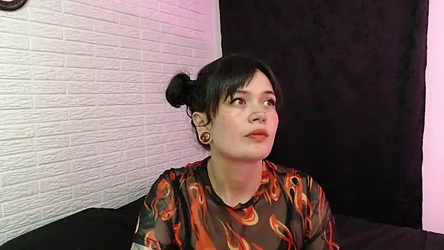 Snapshot of rousstattoo chatting on 01/08/25, 02:25 rousstattoo online show from 01/08/25, 02:25