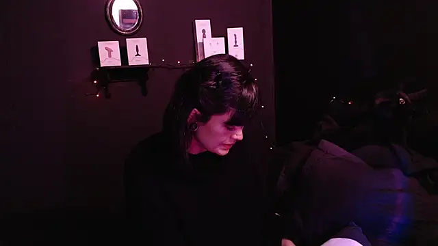 Snapshot of rousstattoo chatting on 09/29/25, 11:31 rousstattoo online show from 09/29/25, 11:31