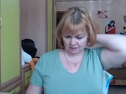 Snapshot of vixey_fox chatting on 01/24/25, 07:30 vixey fox online show from 01/24/25, 07:30