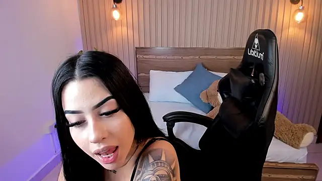 veronica 19  online show from 01/08/25, 10:37