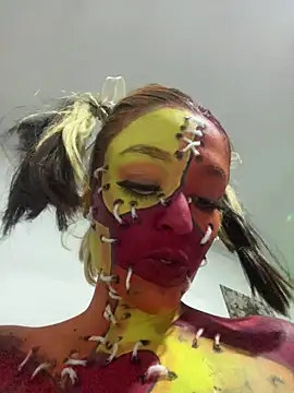 Snapshot of BlueStoneX chatting on 11/01/25, 06:37 BlueStoneX online show from 11/01/25, 06:37