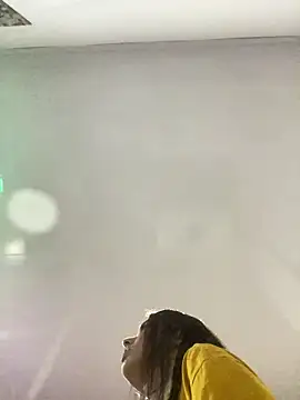 Snapshot of BlueStoneX chatting on 11/18/25, 06:40 BlueStoneX online show from 11/18/25, 06:40