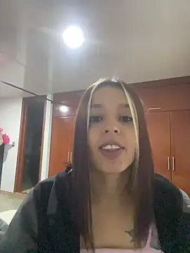 Snapshot of BlueStoneX chatting on 11/28/25, 07:11 BlueStoneX online show from 11/28/25, 07:11