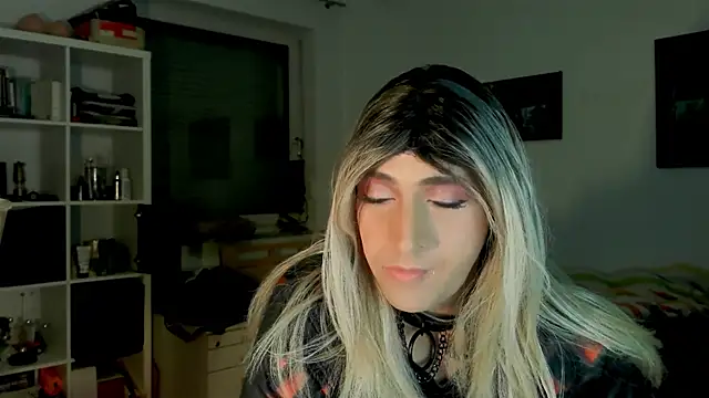 DYasmin69 online show from 03/21/25, 11:45