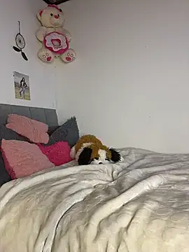 Snapshot of Charlotemonroe chatting on 11/13/25, 02:10 Charlotemonroe online show from 11/13/25, 02:10