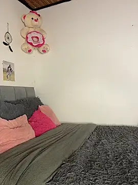 Snapshot of Charlotemonroe chatting on 11/16/25, 12:16 Charlotemonroe online show from 11/16/25, 12:16