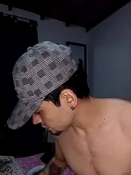 Snapshot of BlakeandRouse chatting on 09/21/25, 12:56 BlakeandRouse online show from 09/21/25, 12:56