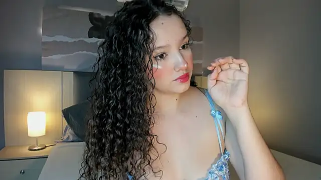 LucyLovelyy online show from 07/22/26, 02:36