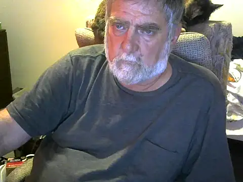 Snapshot of viejo_oso chatting on 09/29/25, 05:01 viejo oso online show from 09/29/25, 05:01