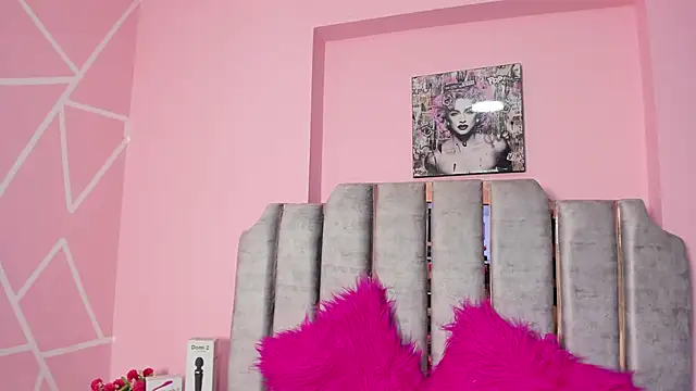 paris noa online show from 09/30/25, 07:19