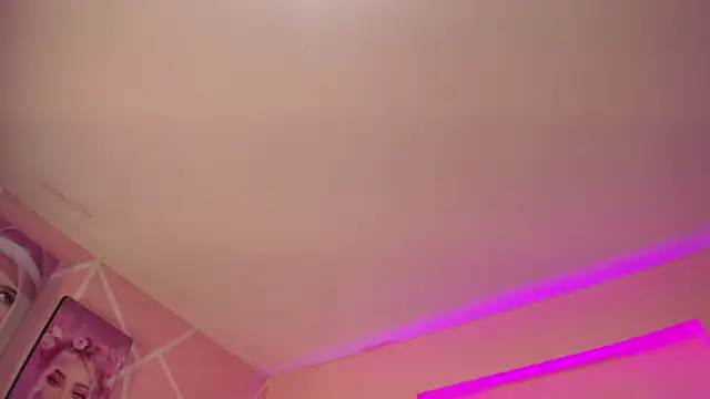 paris noa online show from 10/07/25, 07:22