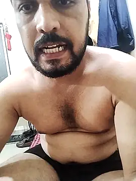 hot punekar online show from 10/28/25, 05:04