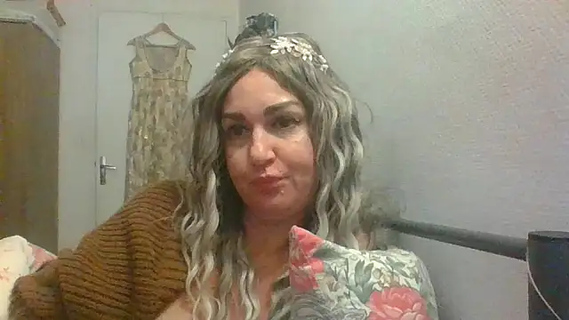 BELLAMORGANE1 online show from 12/23/24, 06:05