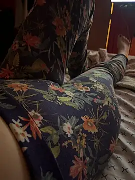 Snapshot of Gaby_kat chatting on 03/13/25, 01:43 Gaby kat online show from 03/13/25, 01:43