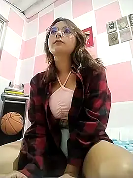 Snapshot of Paulina_mosh chatting on 03/11/25, 11:55 Paulina mosh online show from 03/11/25, 11:55