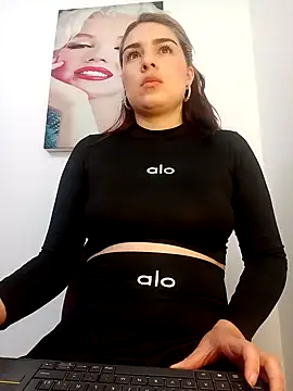 VictoriaMolina online show from 09/20/25, 12:55