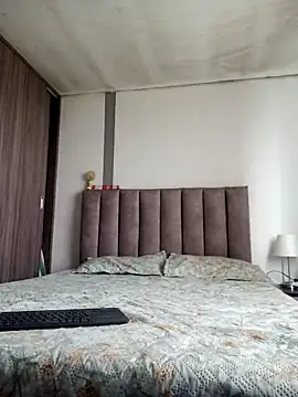 VictoriaMolina online show from 10/22/25, 01:11