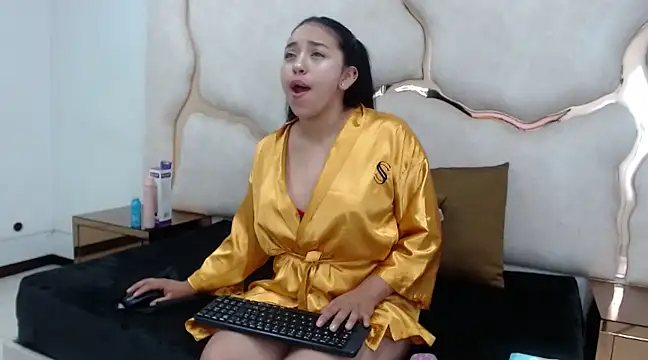 IsabellRodriguez18 online show from 01/10/25, 03:07