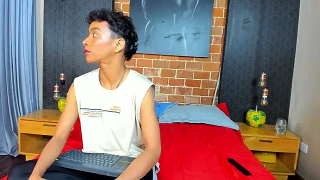 Snapshot of AntonAndSofii chatting on 01/17/25, 03:34 AntonAndSofii online show from 01/17/25, 03:34