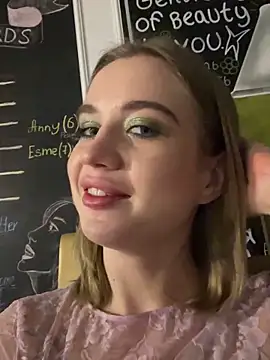 KiraMyers online show from 01/12/25, 12:01