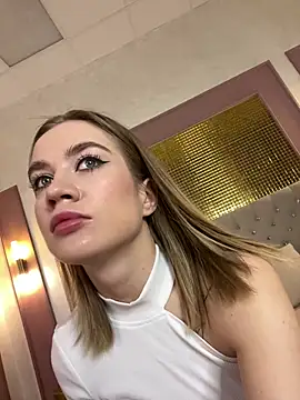 KiraMyers online show from 01/28/25, 04:29