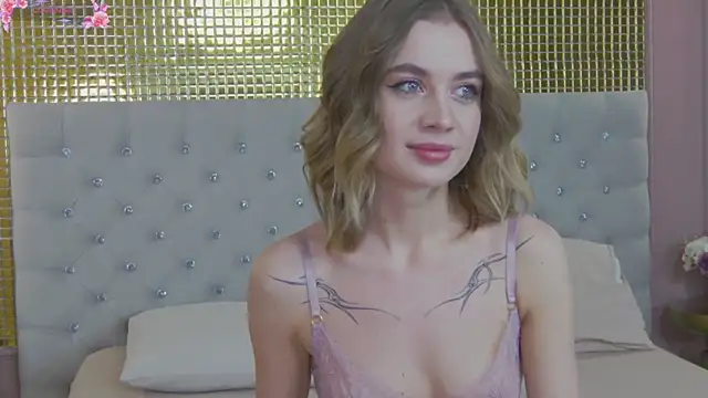 KiraMyers online show from 02/06/25, 04:42