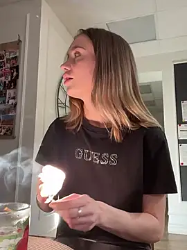 KiraMyers online show from 03/09/25, 10:30