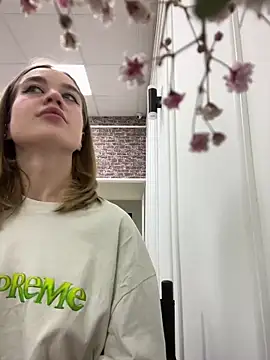 KiraMyers online show from 03/10/25, 04:07