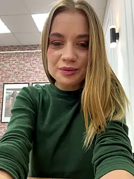 KiraMyers online show from 09/28/25, 04:51