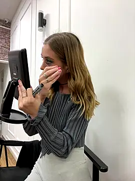 KiraMyers online show from 09/30/25, 04:39