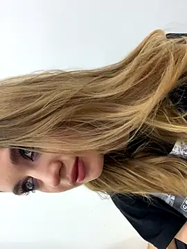 KiraMyers online show from 10/15/25, 04:45