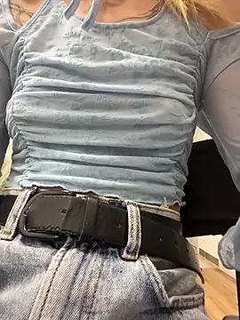 KiraMyers online show from 10/25/25, 03:58