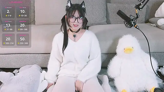 Yu UwU  online show from 02/04/25, 02:43