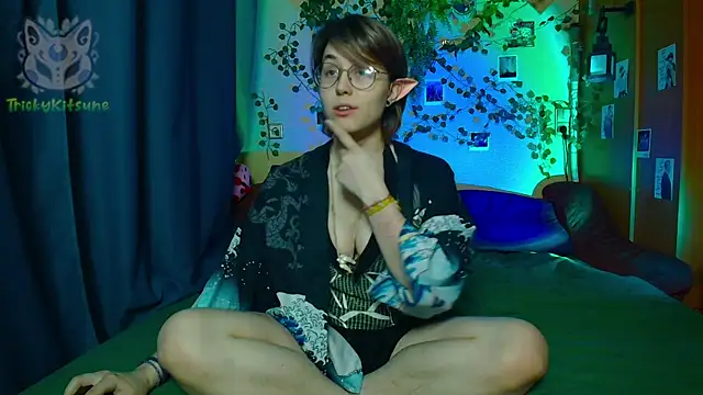 TrickyKitsune online show from 04/27/26, 04:27