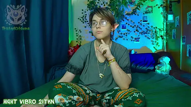 TrickyKitsune online show from 05/04/26, 03:19