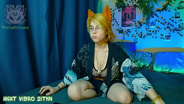 TrickyKitsune online show from 05/28/26, 11:51