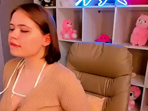 Snapshot of EricaElliott chatting on 02/18/25, 10:27 EricaElliott online show from 02/18/25, 10:27