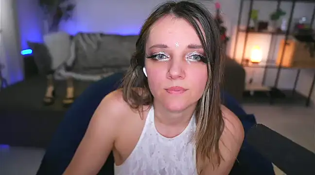 Snapshot of Magnetic_Amy chatting on 01/01/25, 02:31 Magnetic Amy online show from 01/01/25, 02:31