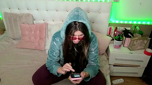 Snapshot of StellaFrost chatting on 10/05/25, 03:10 StellaFrost online show from 10/05/25, 03:10