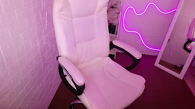 Snapshot of StellaFrost chatting on 10/14/25, 03:24 StellaFrost online show from 10/14/25, 03:24